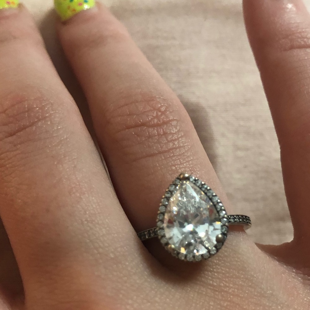 Retired Pear Shape Pandora ring Authentic - Picture 4 of 8